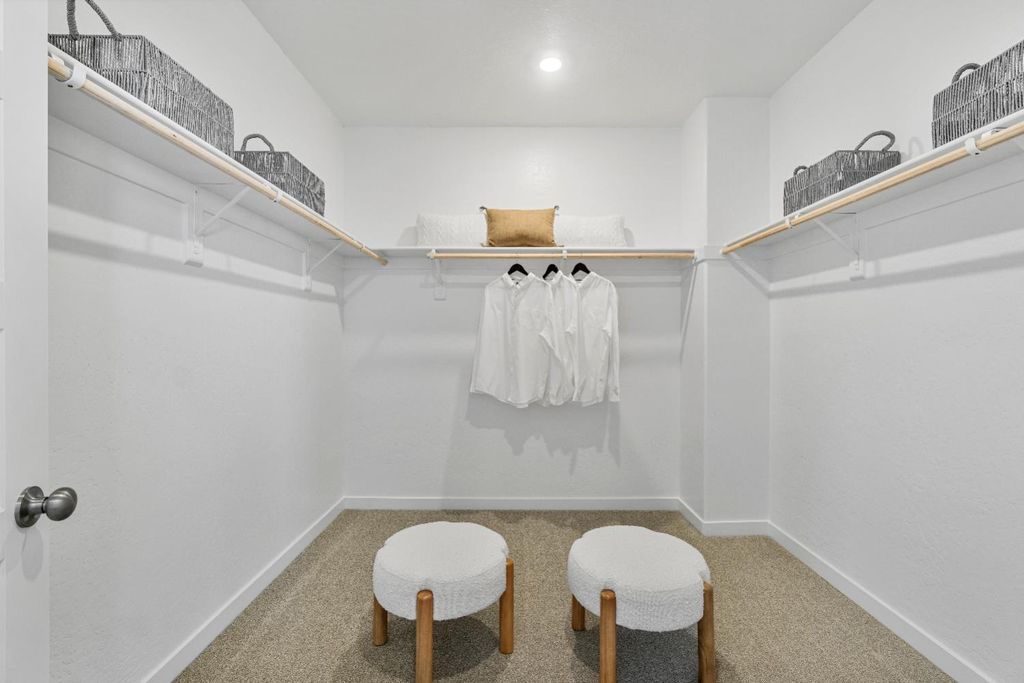 Image 43 of property listing at 966 Deerhorn Drive W, Madera, CA 93636