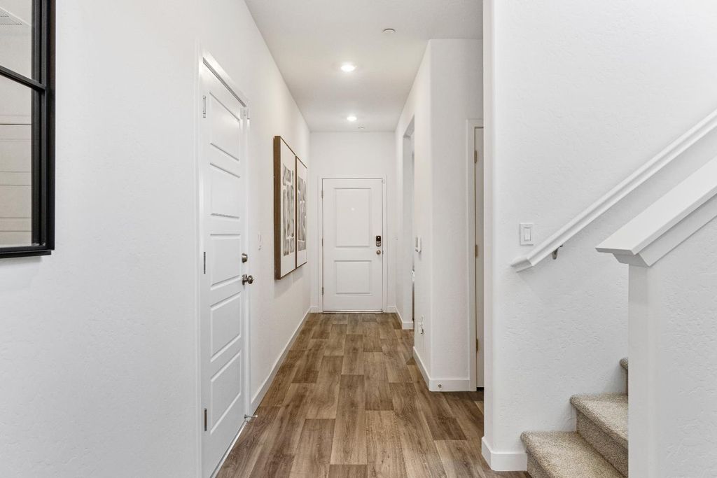 Image 6 of property listing at 966 Deerhorn Drive W, Madera, CA 93636