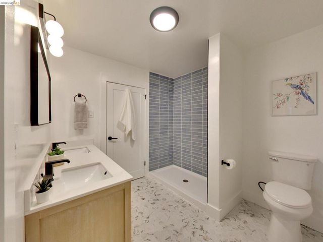 2934 E 23rd St, Oakland, CA 94601