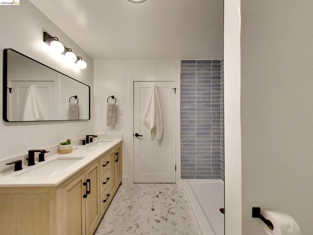 2934 E 23rd St, Oakland, CA 94601