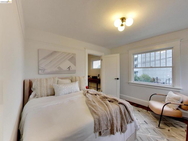 2934 E 23rd St, Oakland, CA 94601