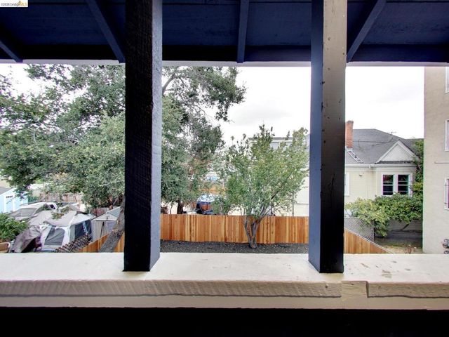 2934 E 23rd St, Oakland, CA 94601