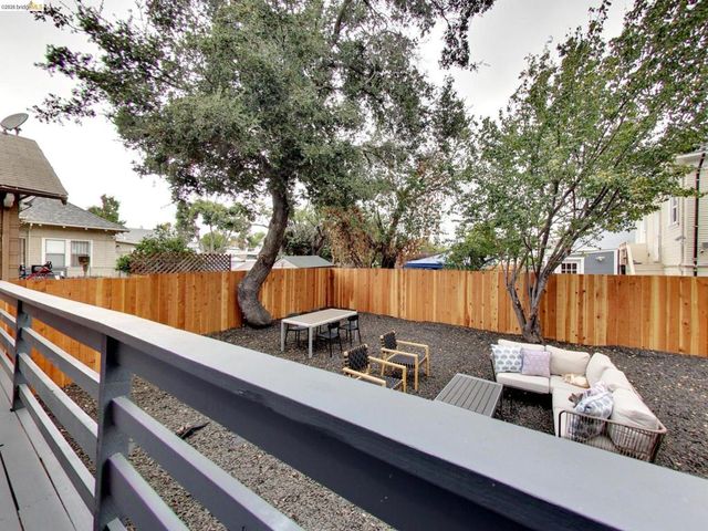 2934 E 23rd St, Oakland, CA 94601