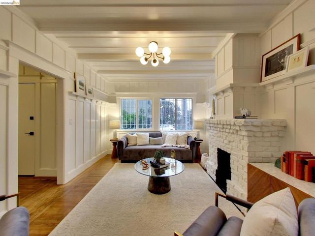 2934 E 23rd St, Oakland, CA 94601