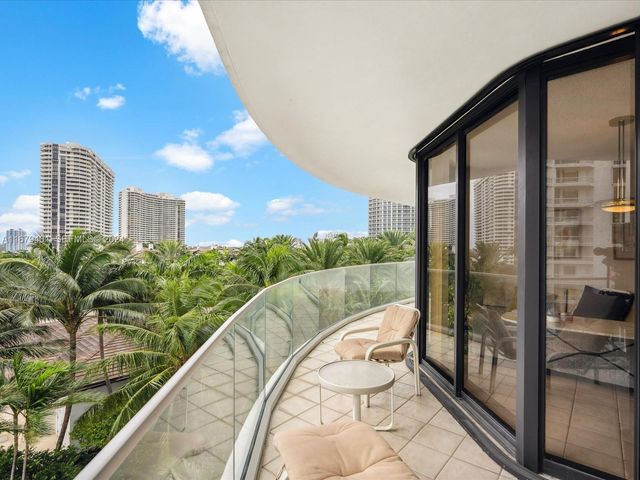 2800 Island Boulevard 702, Aventura, FL 33160