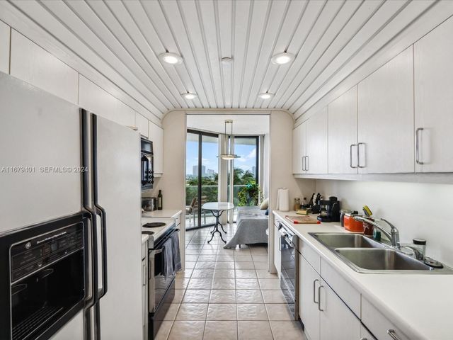 2800 Island Boulevard 702, Aventura, FL 33160