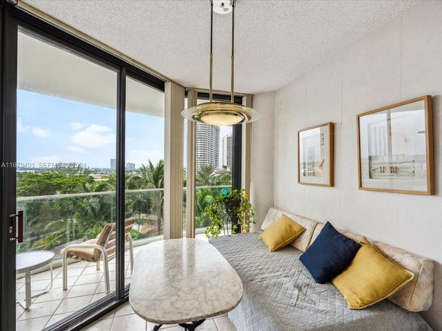 2800 Island Boulevard 702, Aventura, FL 33160