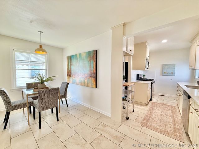 3903 W 41st Place, Tulsa, OK 74107