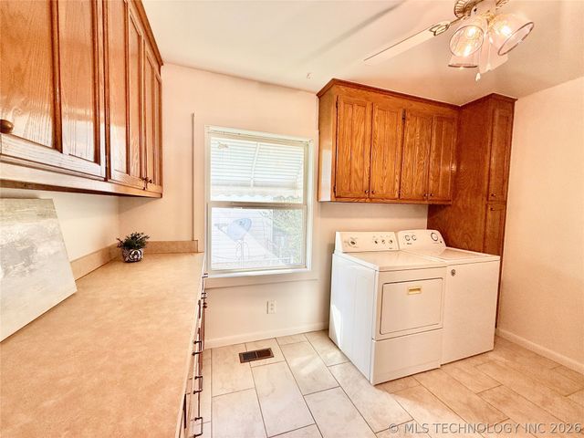 3903 W 41st Place, Tulsa, OK 74107