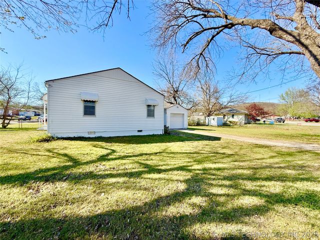 3903 W 41st Place, Tulsa, OK 74107