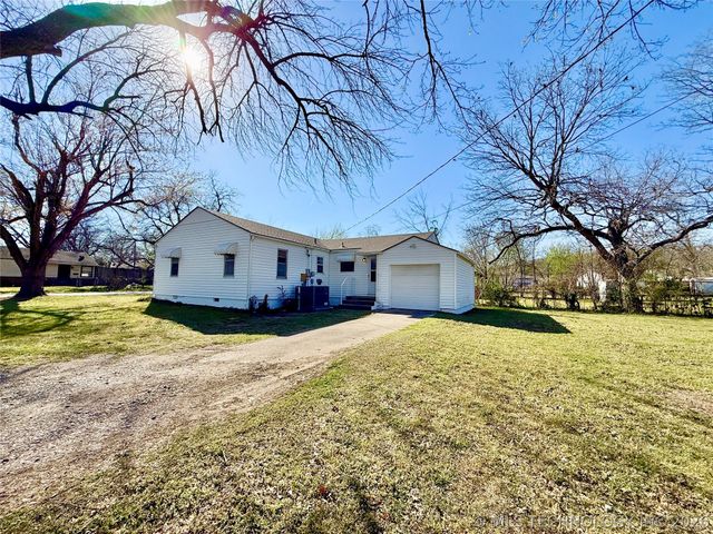 3903 W 41st Place, Tulsa, OK 74107