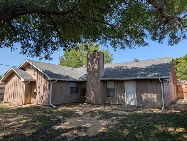 6211 Patriotic Court, Arlington, TX 76002