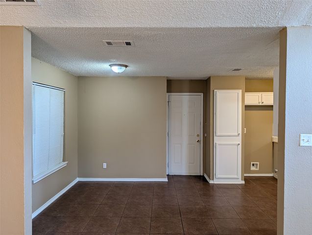 6211 Patriotic Court, Arlington, TX 76002