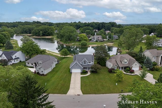 7260 Loma Linda Drive, Rockford, MI 49341
