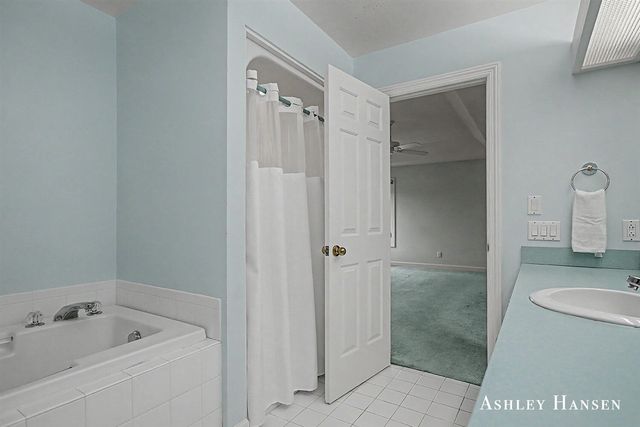 7260 Loma Linda Drive, Rockford, MI 49341