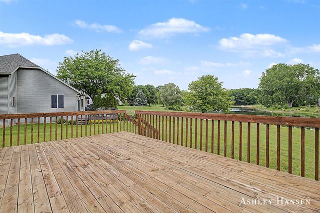 7260 Loma Linda Drive, Rockford, MI 49341