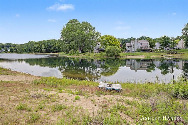 7260 Loma Linda Drive, Rockford, MI 49341