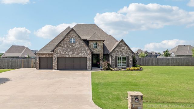 1956 E 172nd Street S, Mounds, OK 74047