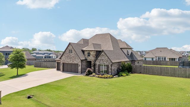 1956 E 172nd Street S, Mounds, OK 74047