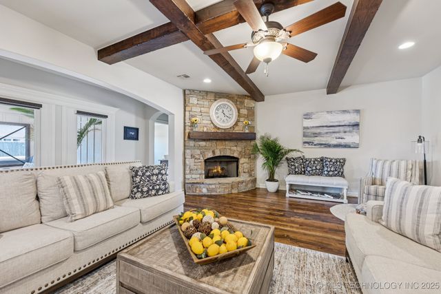 1956 E 172nd Street S, Mounds, OK 74047