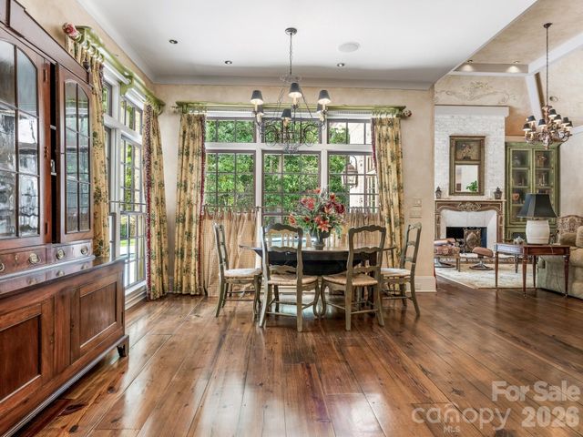 4523 Fox Brook Lane, Charlotte, NC 28211