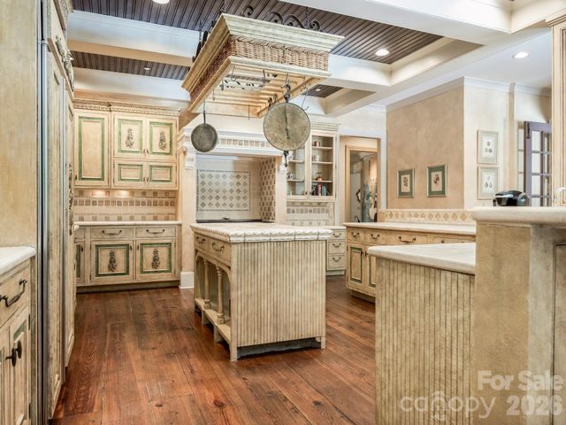 4523 Fox Brook Lane, Charlotte, NC 28211