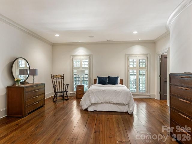 4523 Fox Brook Lane, Charlotte, NC 28211