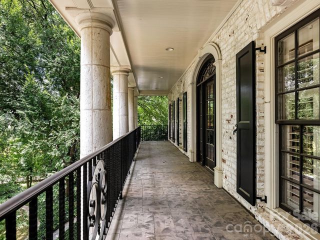 4523 Fox Brook Lane, Charlotte, NC 28211