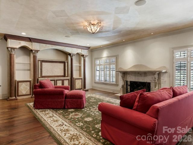 4523 Fox Brook Lane, Charlotte, NC 28211