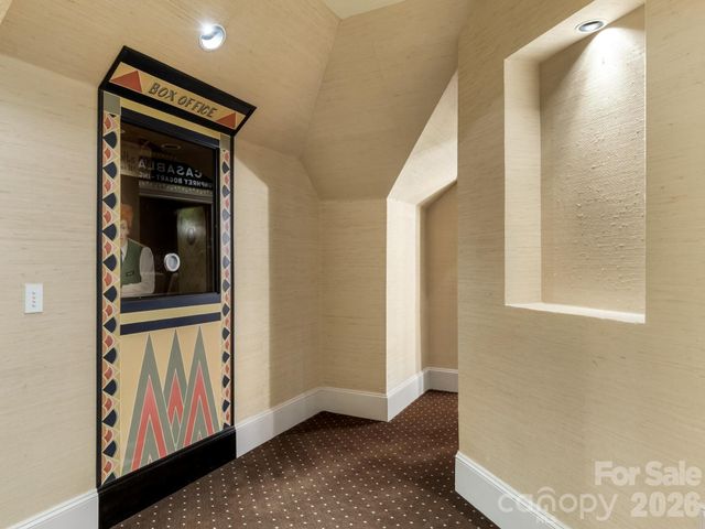 4523 Fox Brook Lane, Charlotte, NC 28211