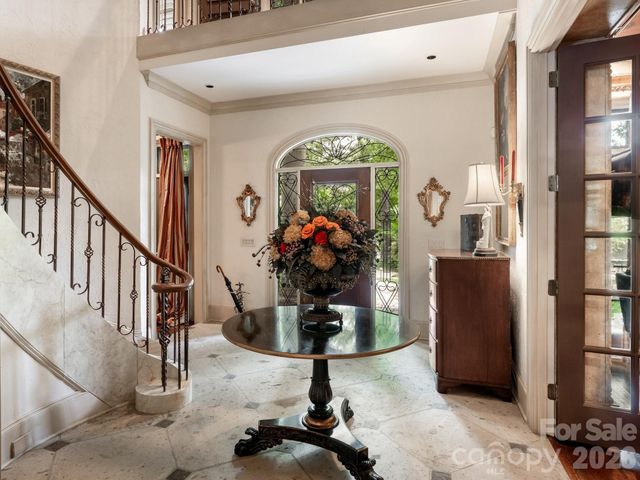 4523 Fox Brook Lane, Charlotte, NC 28211