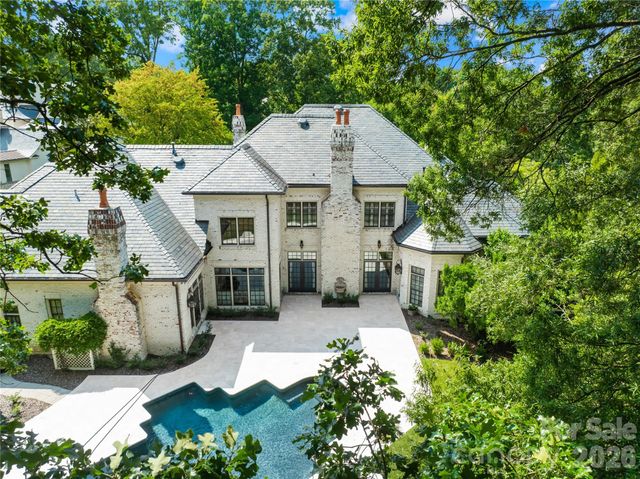 4523 Fox Brook Lane, Charlotte, NC 28211