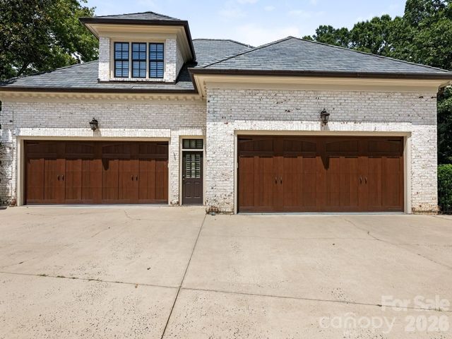 4523 Fox Brook Lane, Charlotte, NC 28211