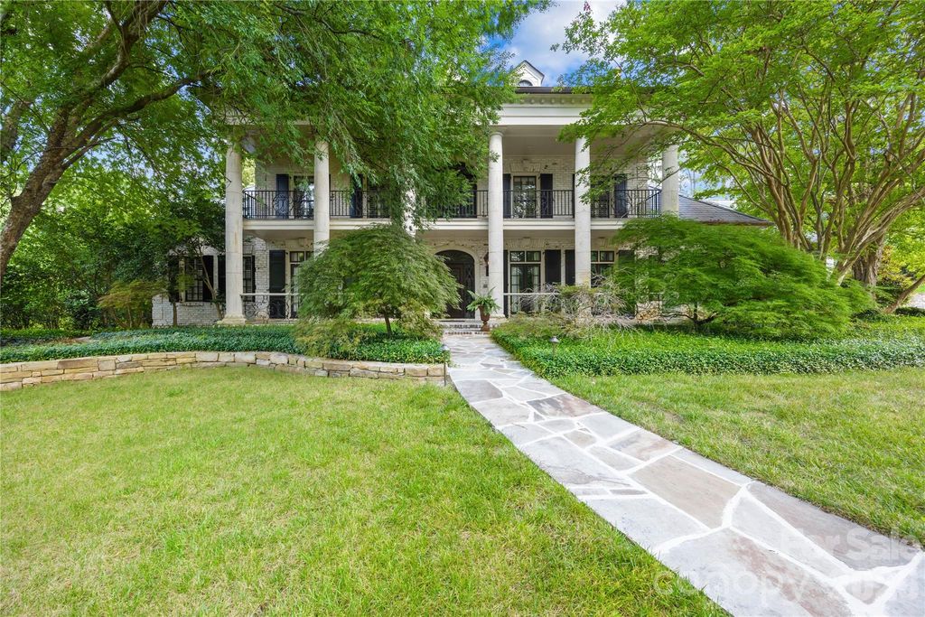 4523 Fox Brook Lane, Charlotte, NC 28211