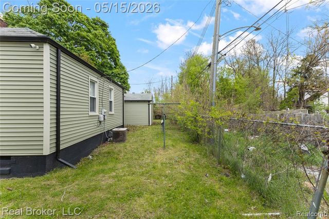17486 Maine Street, Hamtramck, MI 48212