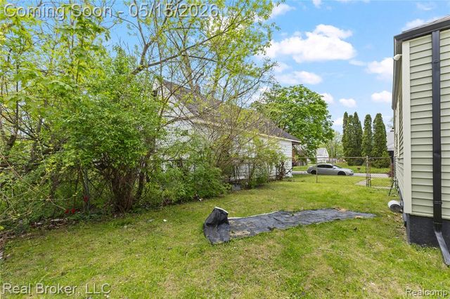17486 Maine Street, Hamtramck, MI 48212