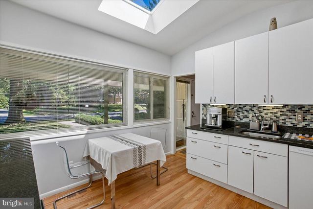 8308 LILLY STONE DR, Bethesda, MD 20817