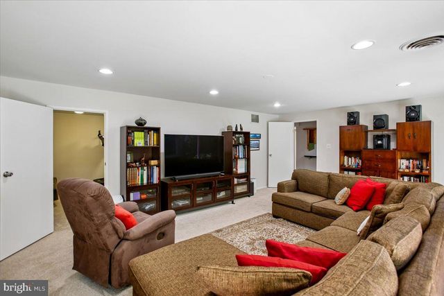 8308 LILLY STONE DR, Bethesda, MD 20817
