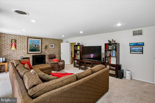 8308 LILLY STONE DR, Bethesda, MD 20817