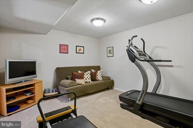 8308 LILLY STONE DR, Bethesda, MD 20817