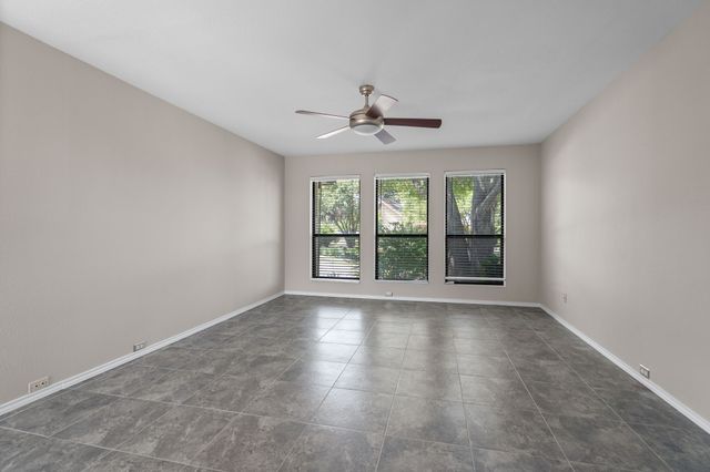 1115 Derbyshire Place, Carrollton, TX 75007