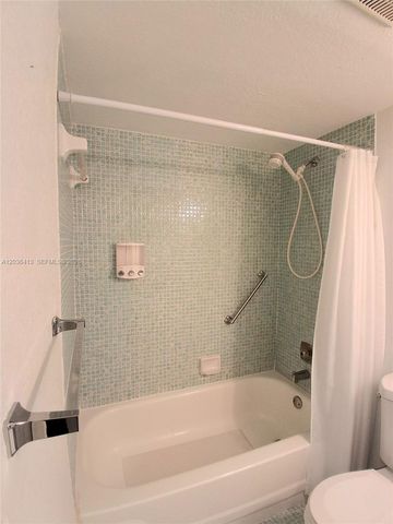 9460 Sunrise Lakes Blvd 309, Sunrise, FL 33322