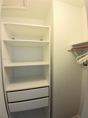 9460 Sunrise Lakes Blvd 309, Sunrise, FL 33322