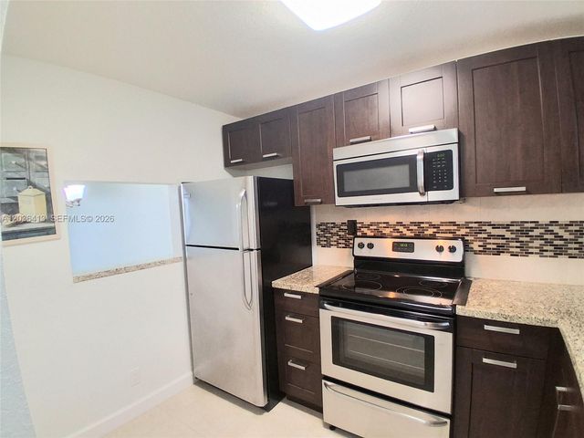 9460 Sunrise Lakes Blvd 309, Sunrise, FL 33322