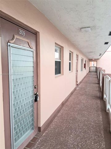 9460 Sunrise Lakes Blvd 309, Sunrise, FL 33322