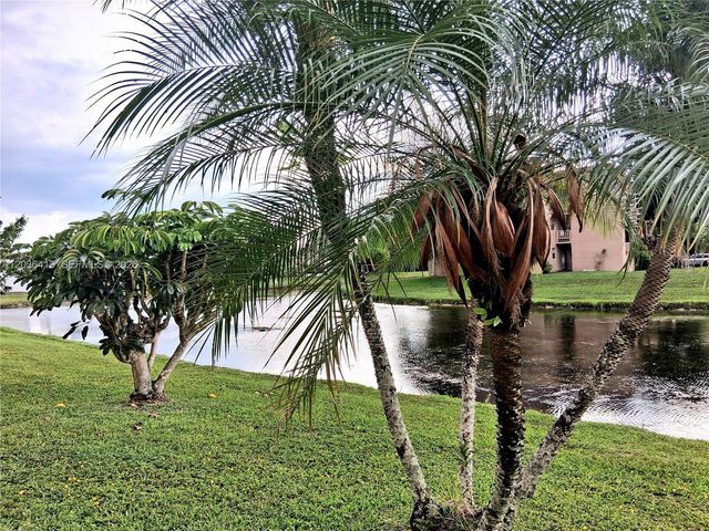 9460 Sunrise Lakes Blvd 309, Sunrise, FL 33322