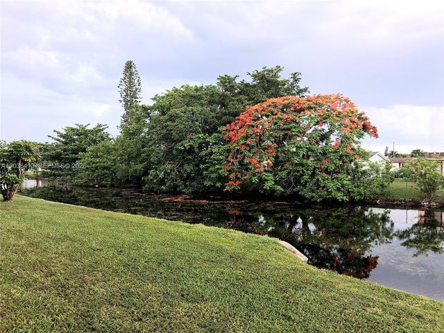9460 Sunrise Lakes Blvd 309, Sunrise, FL 33322