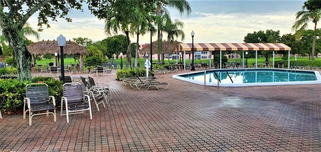 9460 Sunrise Lakes Blvd 309, Sunrise, FL 33322