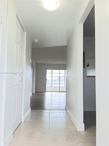 9460 Sunrise Lakes Blvd 309, Sunrise, FL 33322