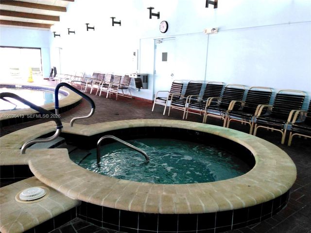 9460 Sunrise Lakes Blvd 309, Sunrise, FL 33322